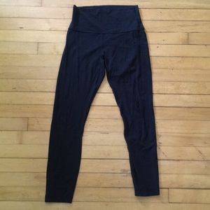 Lululemon Align II Leggings in Black. Size 6